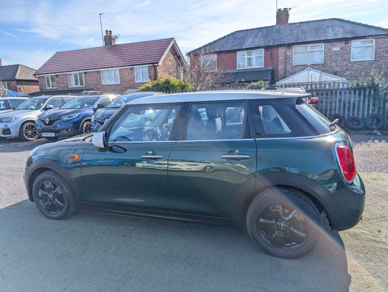 MINI HATCH