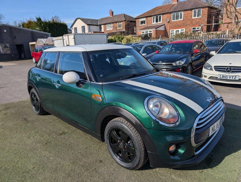 MINI HATCH