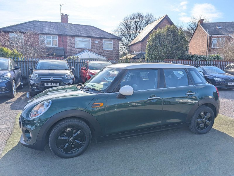 MINI HATCH