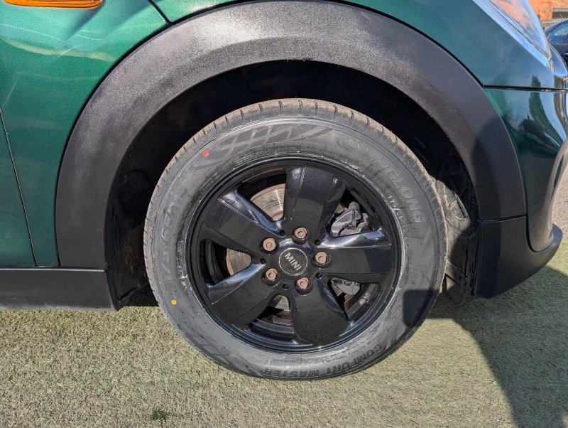 MINI HATCH