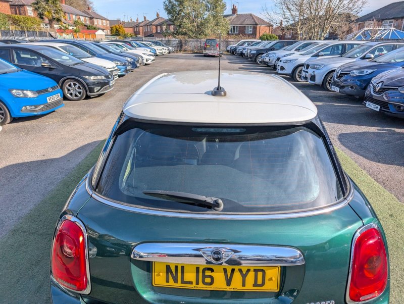 MINI HATCH