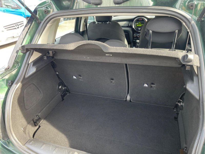 MINI HATCH