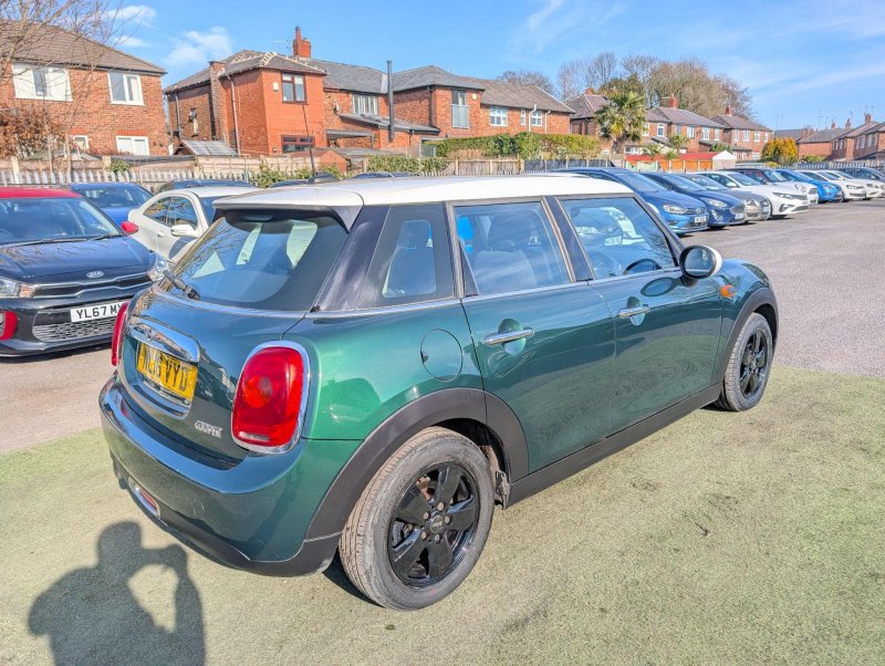 MINI HATCH