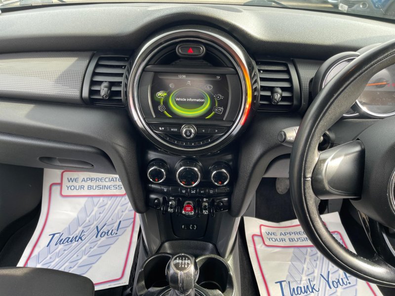 MINI HATCH