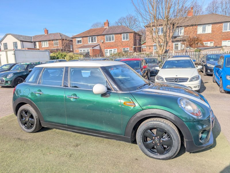 MINI HATCH