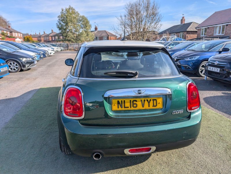 MINI HATCH