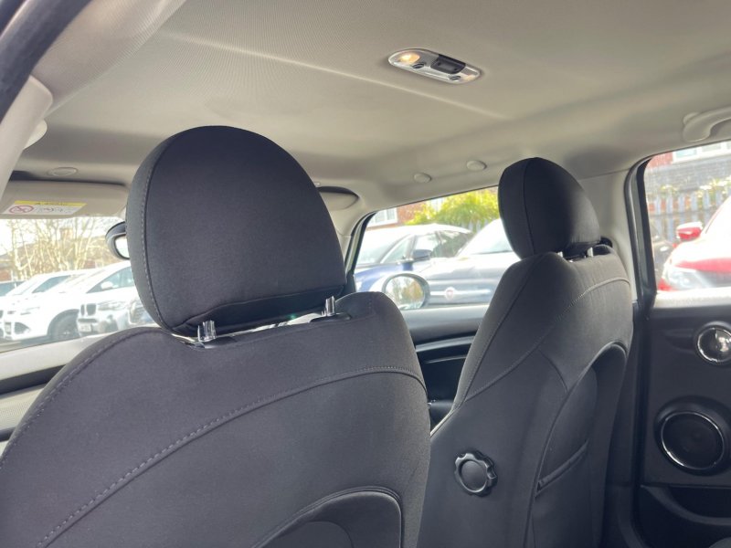 MINI HATCH
