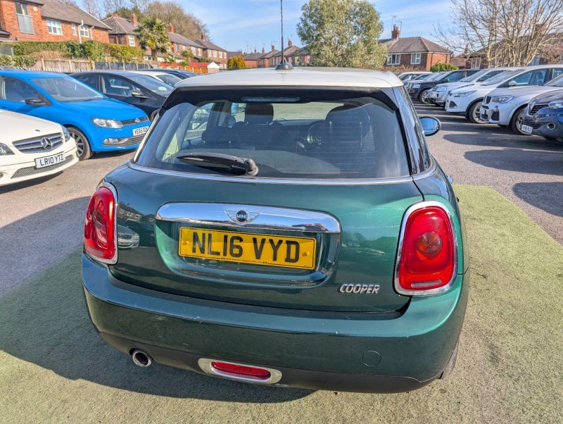 MINI HATCH