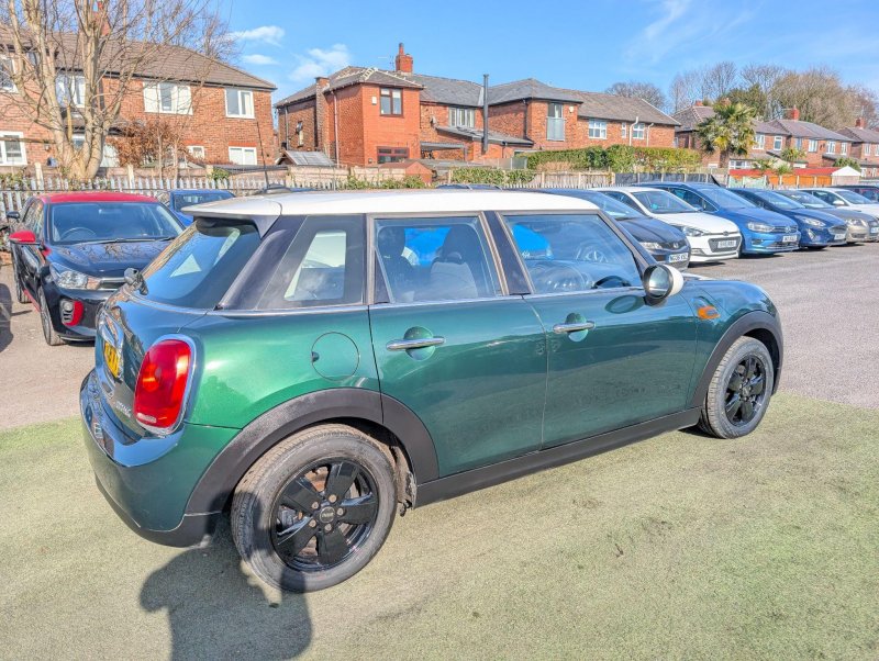 MINI HATCH