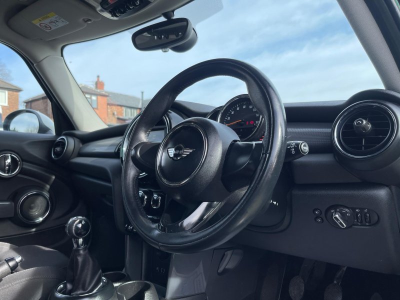 MINI HATCH