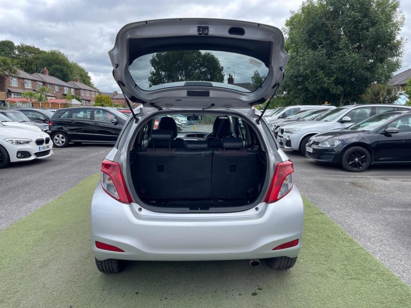 TOYOTA YARIS