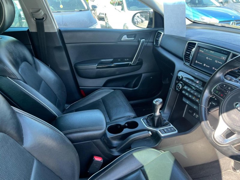 KIA SPORTAGE