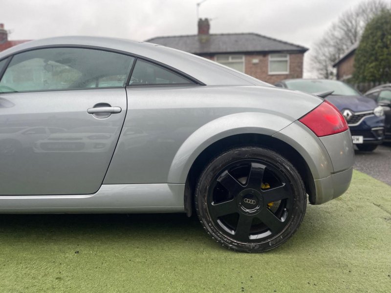 AUDI TT