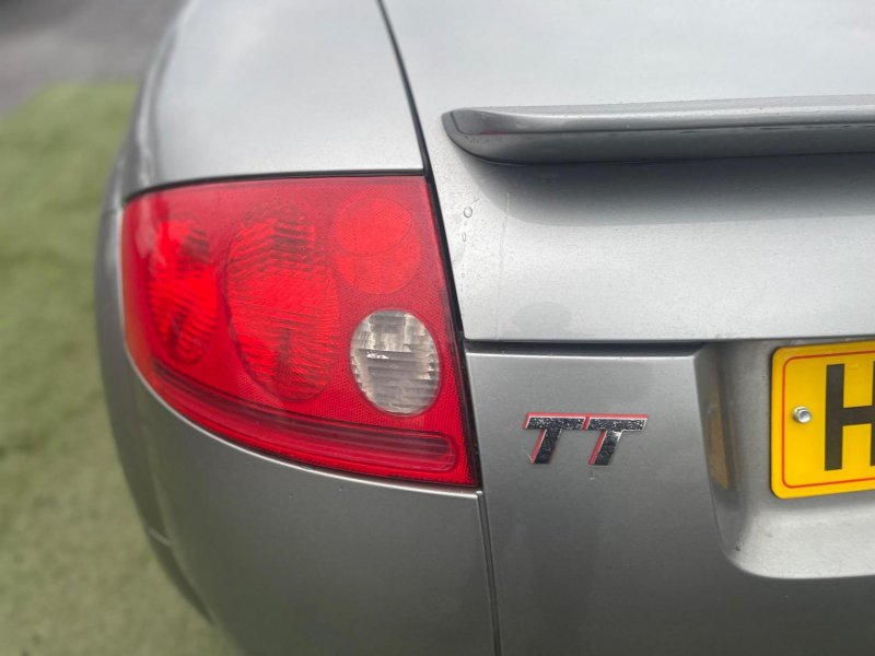 AUDI TT
