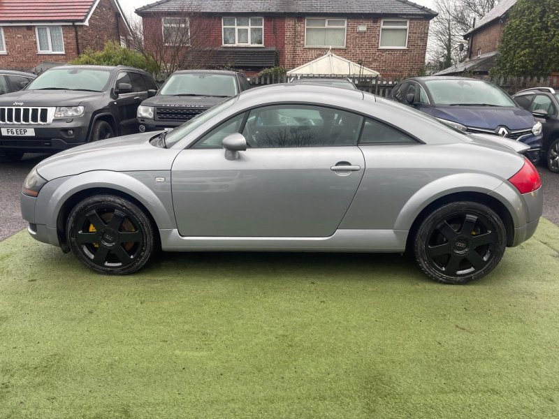 AUDI TT