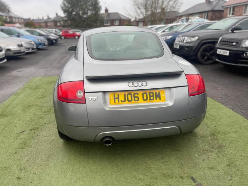 AUDI TT
