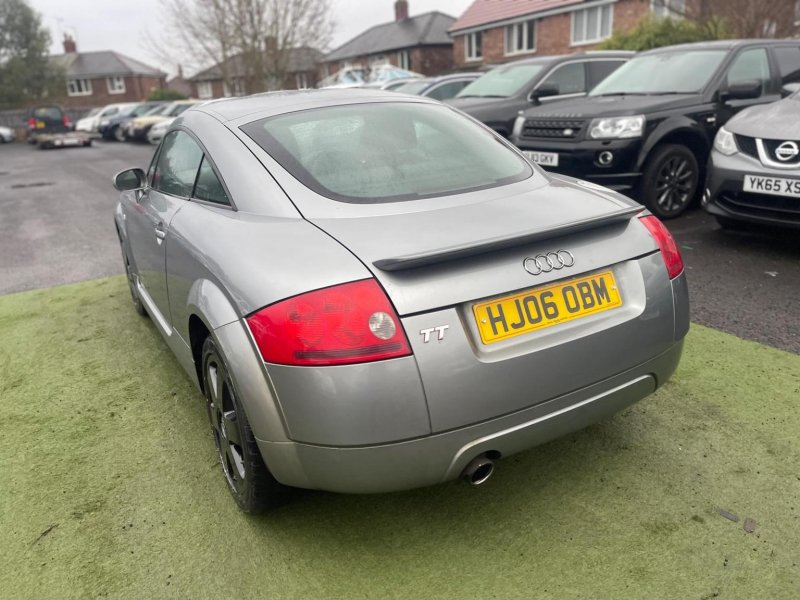 AUDI TT