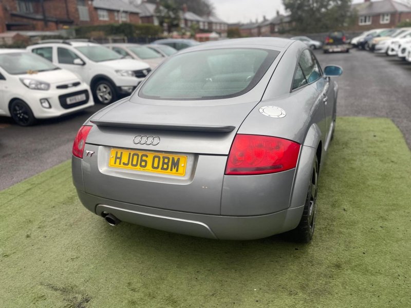 AUDI TT