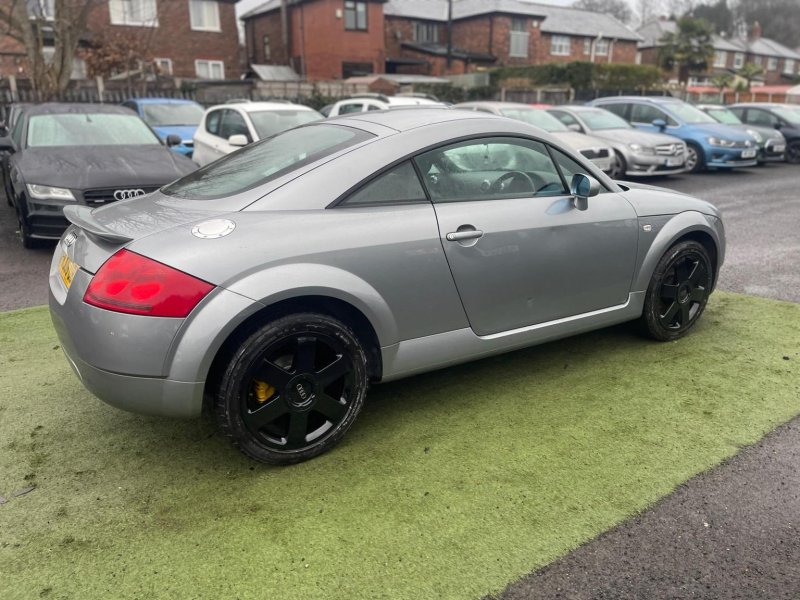 AUDI TT