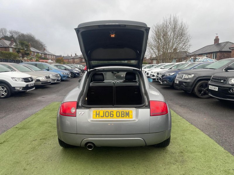AUDI TT