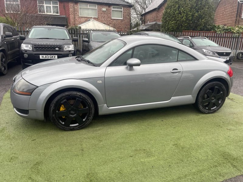 AUDI TT