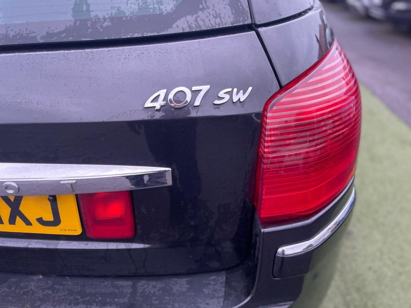 PEUGEOT 407