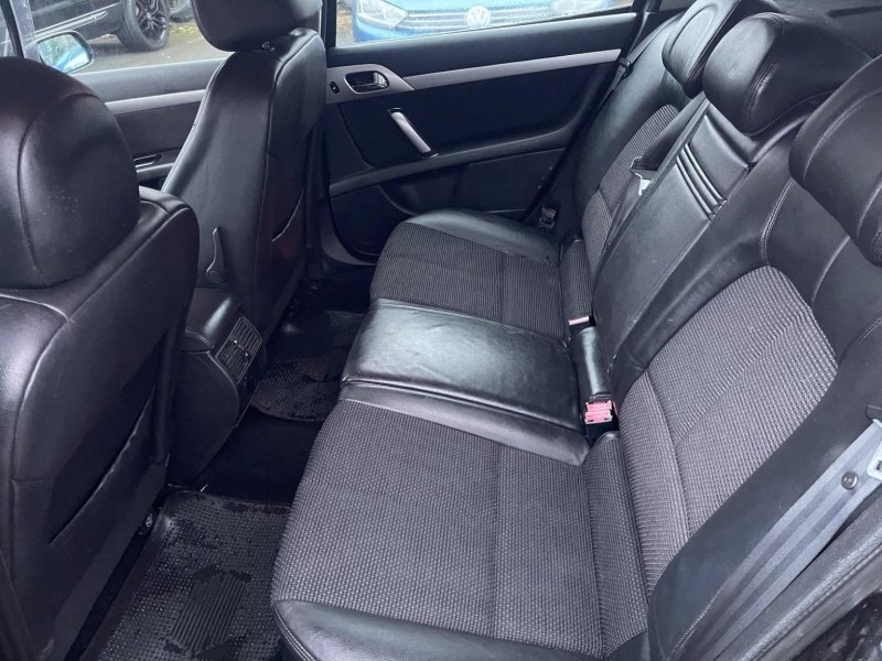 PEUGEOT 407
