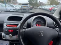 PEUGEOT 107