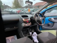 PEUGEOT 107