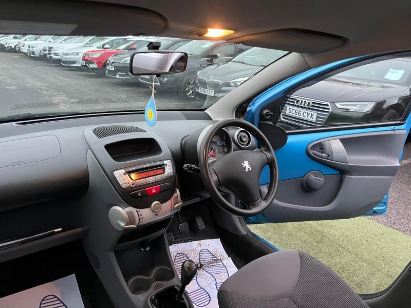 PEUGEOT 107