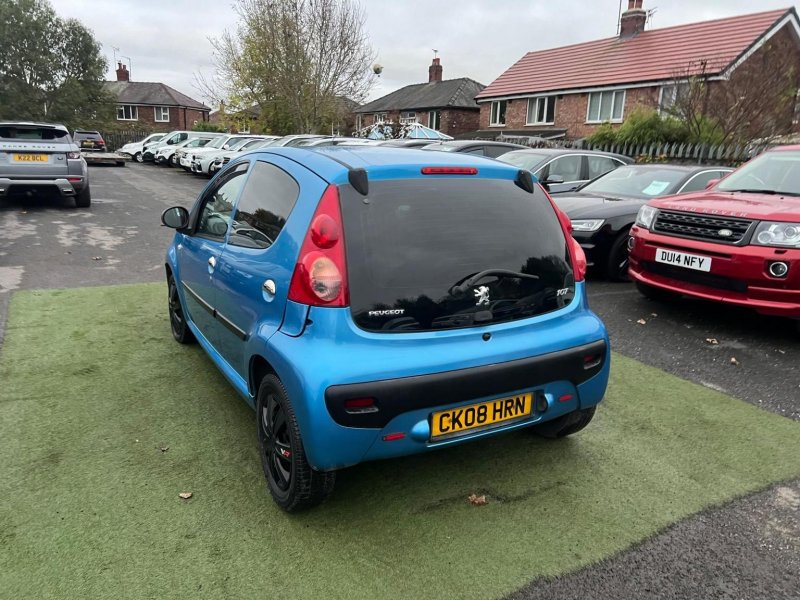 PEUGEOT 107
