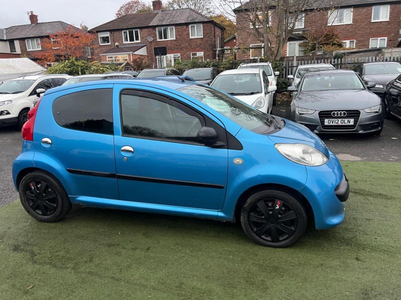 PEUGEOT 107