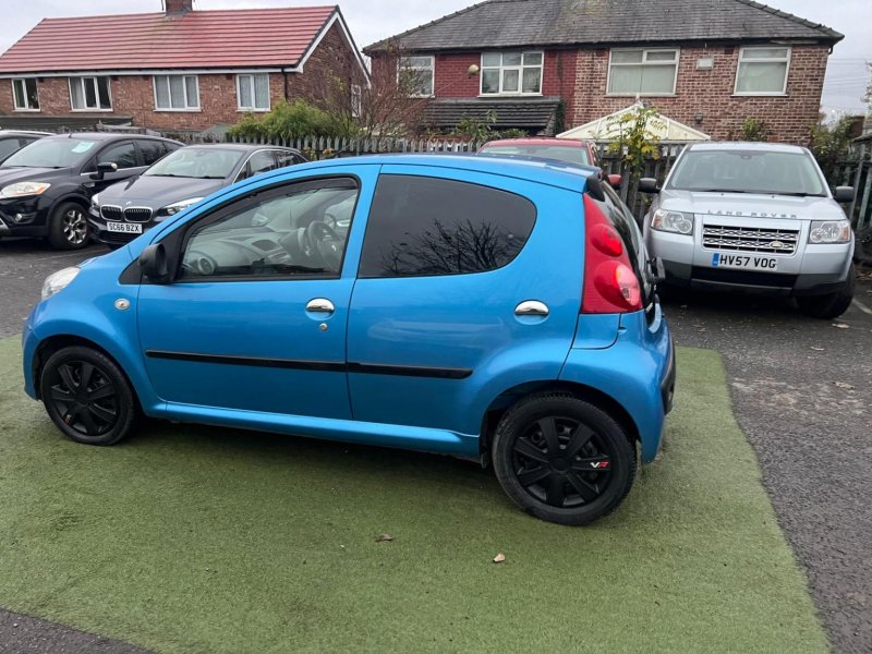 PEUGEOT 107
