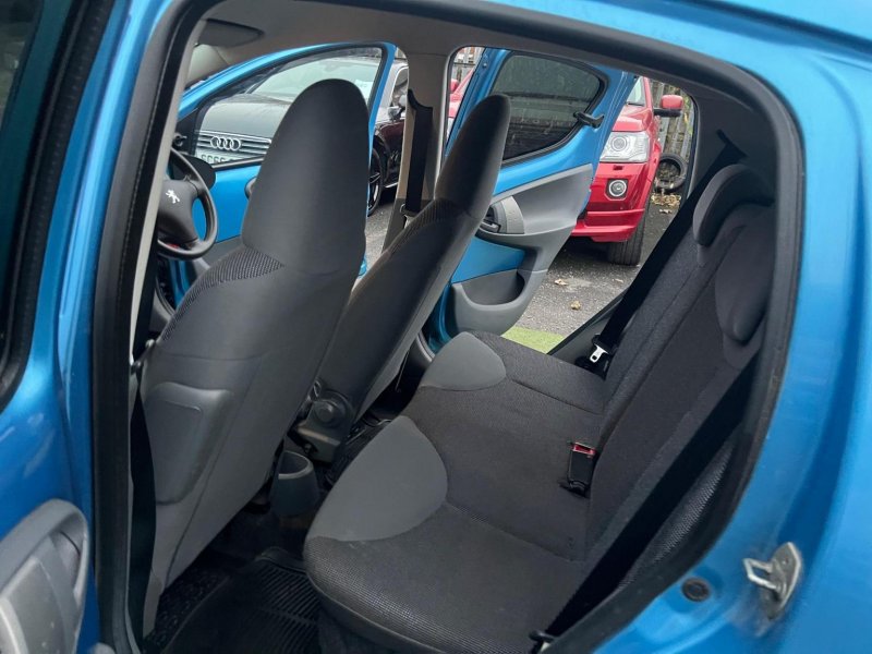 PEUGEOT 107