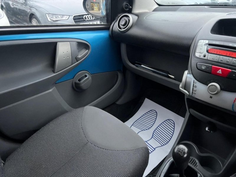 PEUGEOT 107