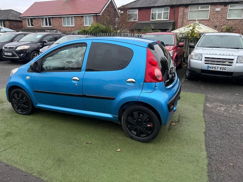 PEUGEOT 107