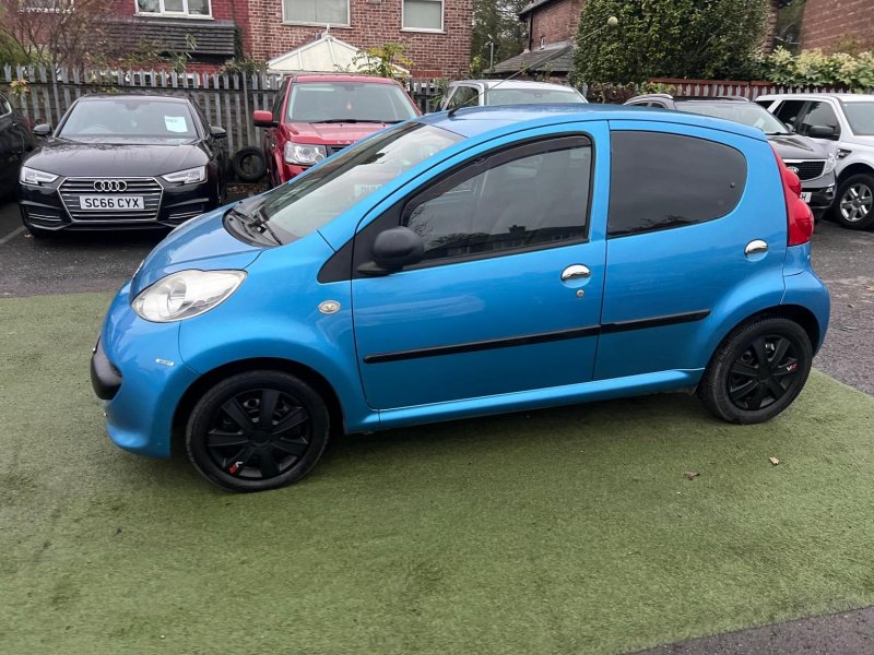 PEUGEOT 107