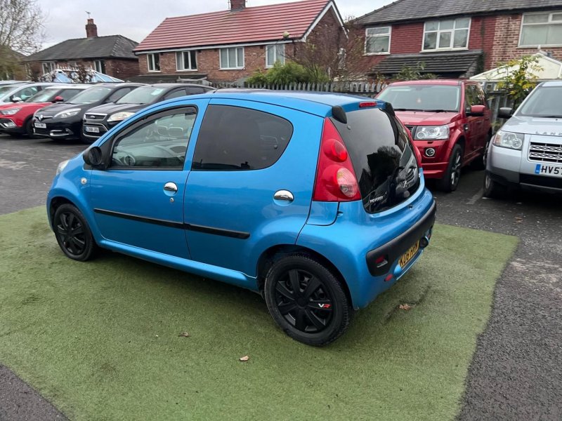 PEUGEOT 107