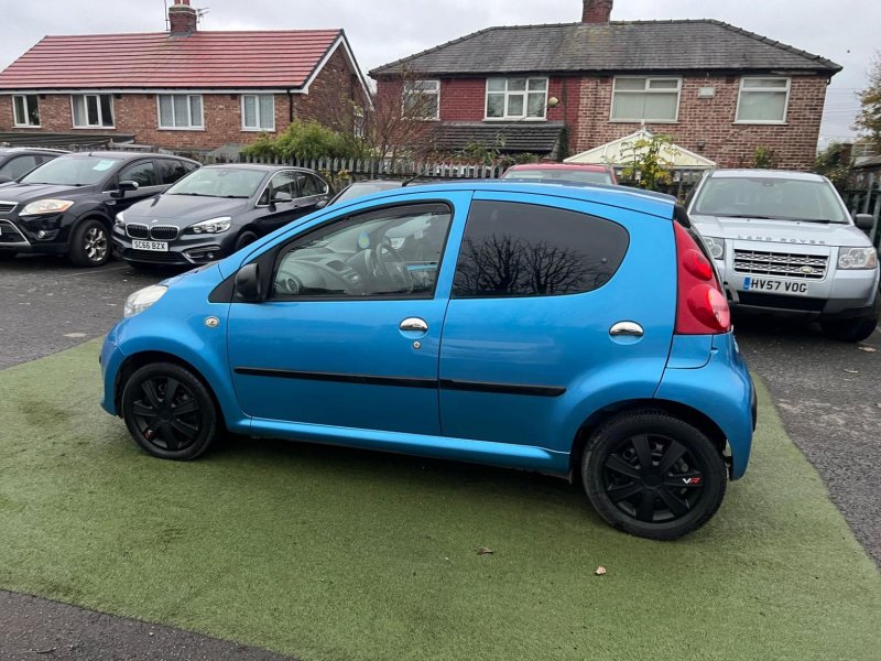 PEUGEOT 107