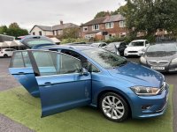 VOLKSWAGEN GOLF SV