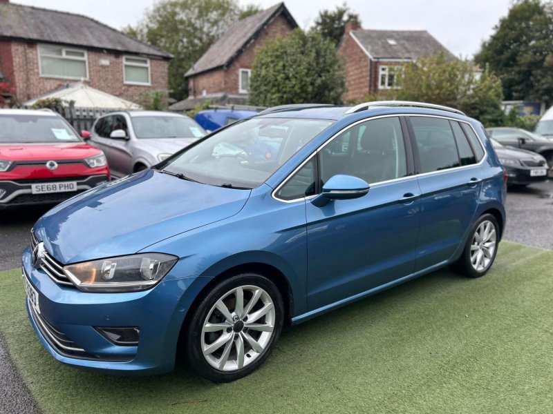 VOLKSWAGEN GOLF SV