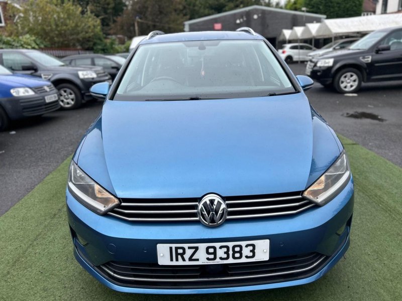 VOLKSWAGEN GOLF SV