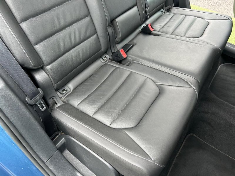 VOLKSWAGEN GOLF SV