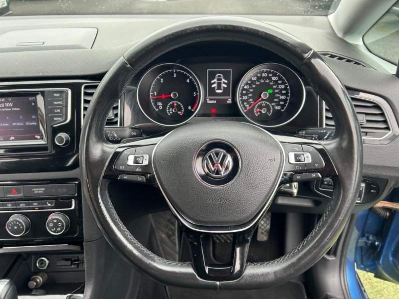 VOLKSWAGEN GOLF SV