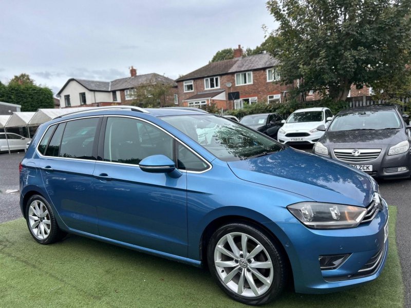 VOLKSWAGEN GOLF SV