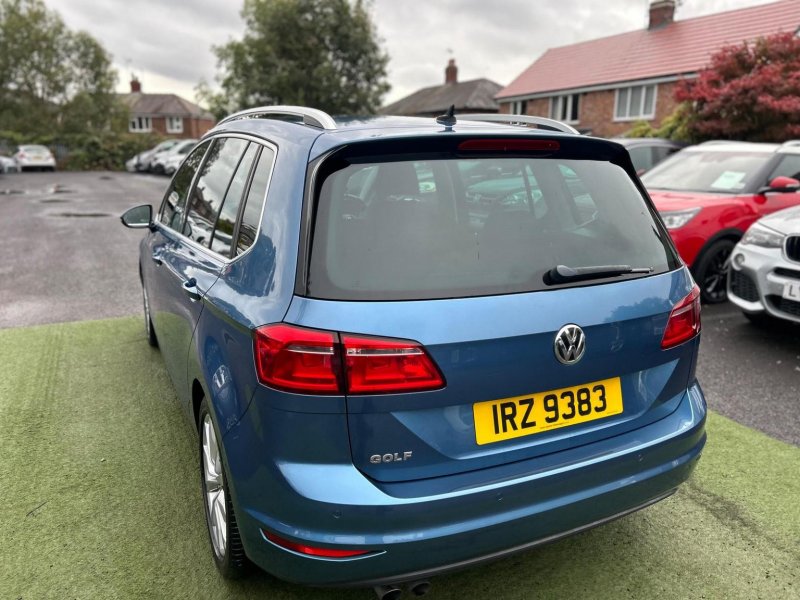 VOLKSWAGEN GOLF SV