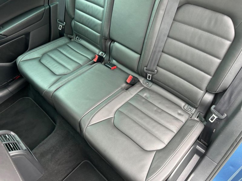 VOLKSWAGEN GOLF SV
