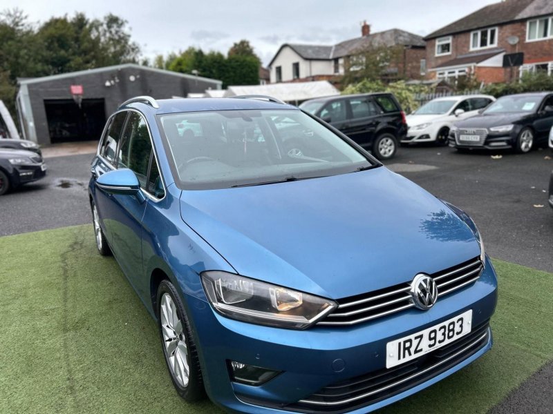 VOLKSWAGEN GOLF SV