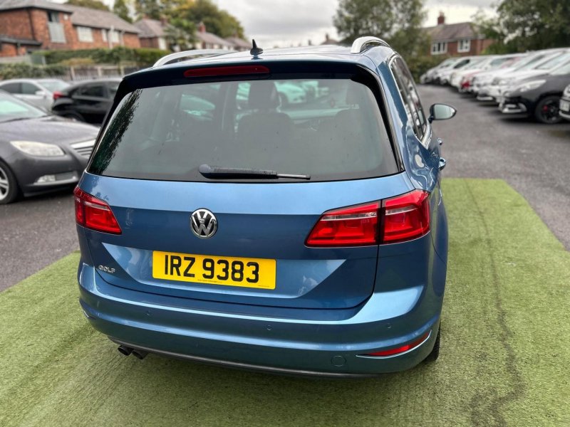 VOLKSWAGEN GOLF SV