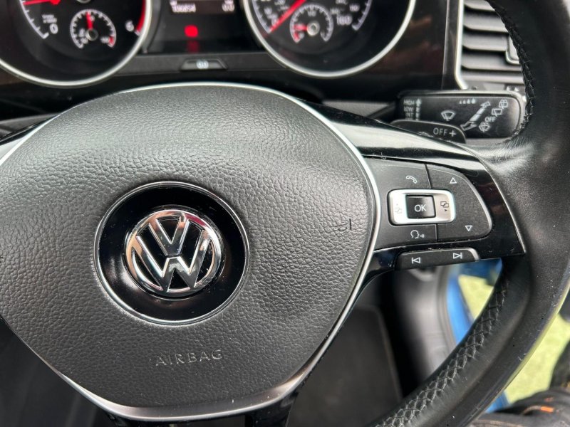 VOLKSWAGEN GOLF SV